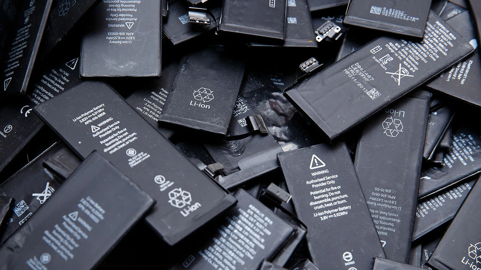 BL0117_TAL_Battery_Recycling_Featured